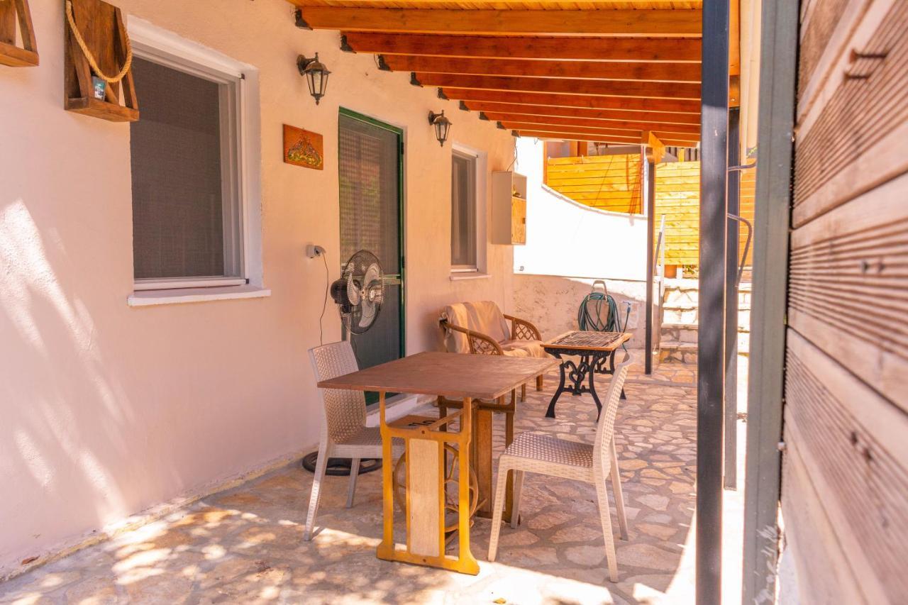Apagio Apartments Mikros Gialos Exterior foto